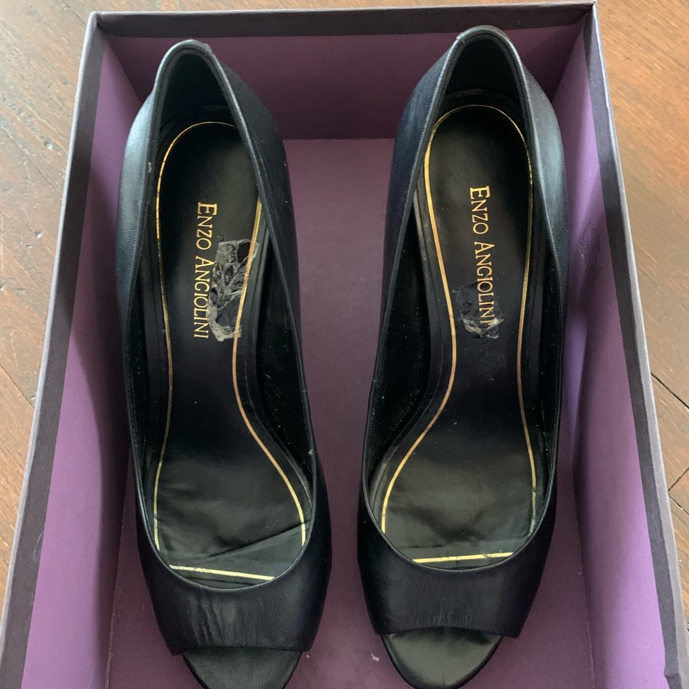 Open toe Enzo angiolini pumps